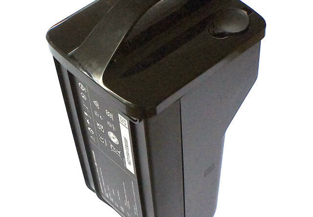 [32-00003-0]WHILL C2 電動車椅子 電動車いす バッテリーセル交換